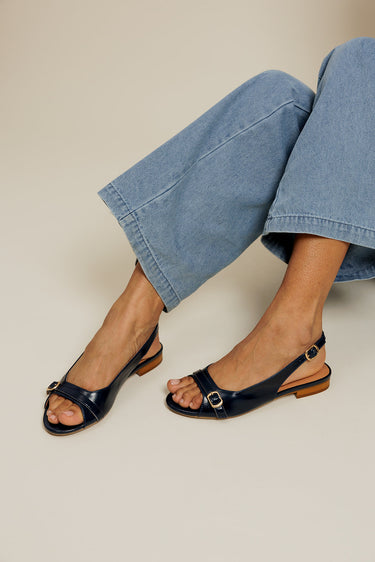 SIENNA - Sandales Talons Plats en Cuir Marine