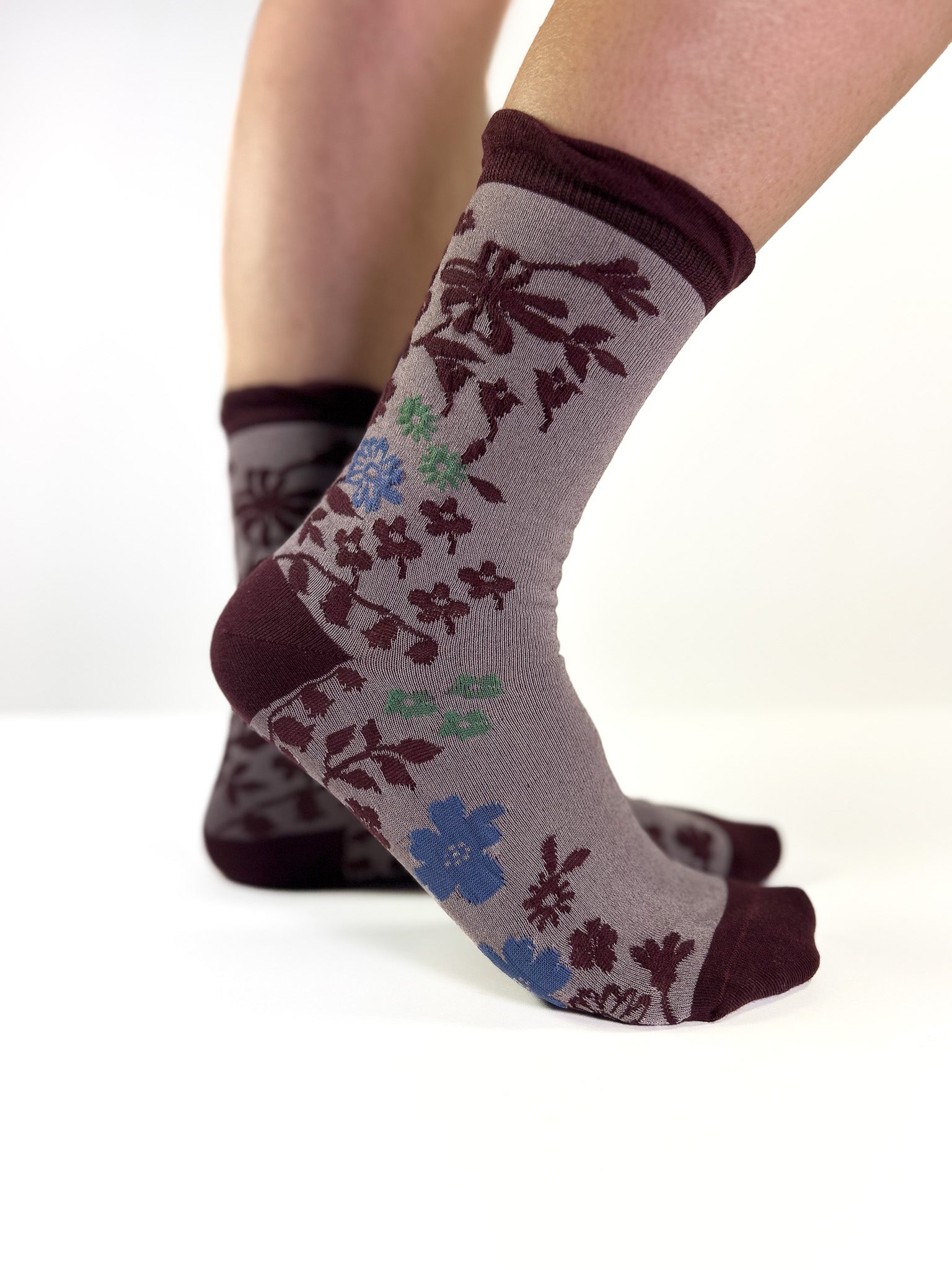 GLYCINE - Chaussettes Violettes à Frise Florale Poétique