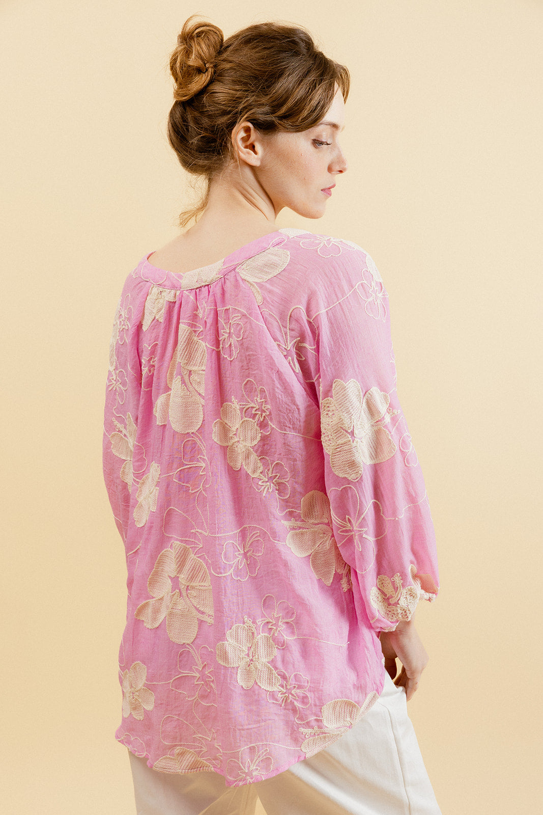 VIOLETTA - Chemise Rose à Motif Floral Brodé