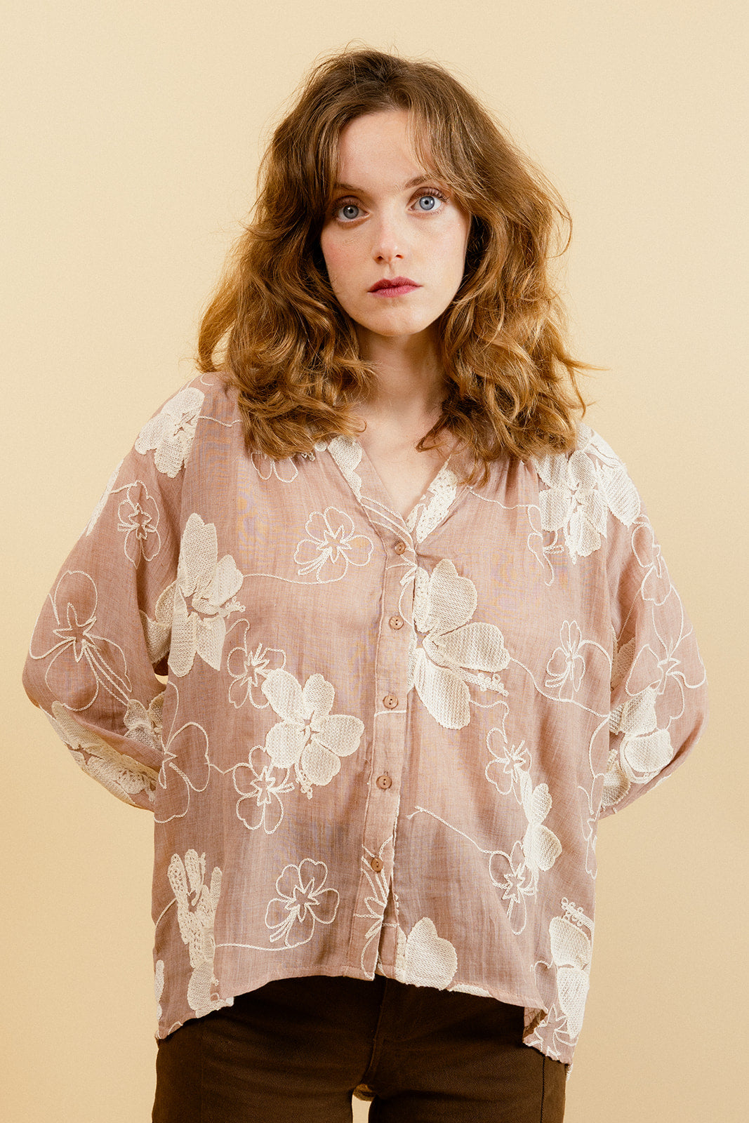 VIOLETTA - Chemise Tabac à Motif Floral Brodé