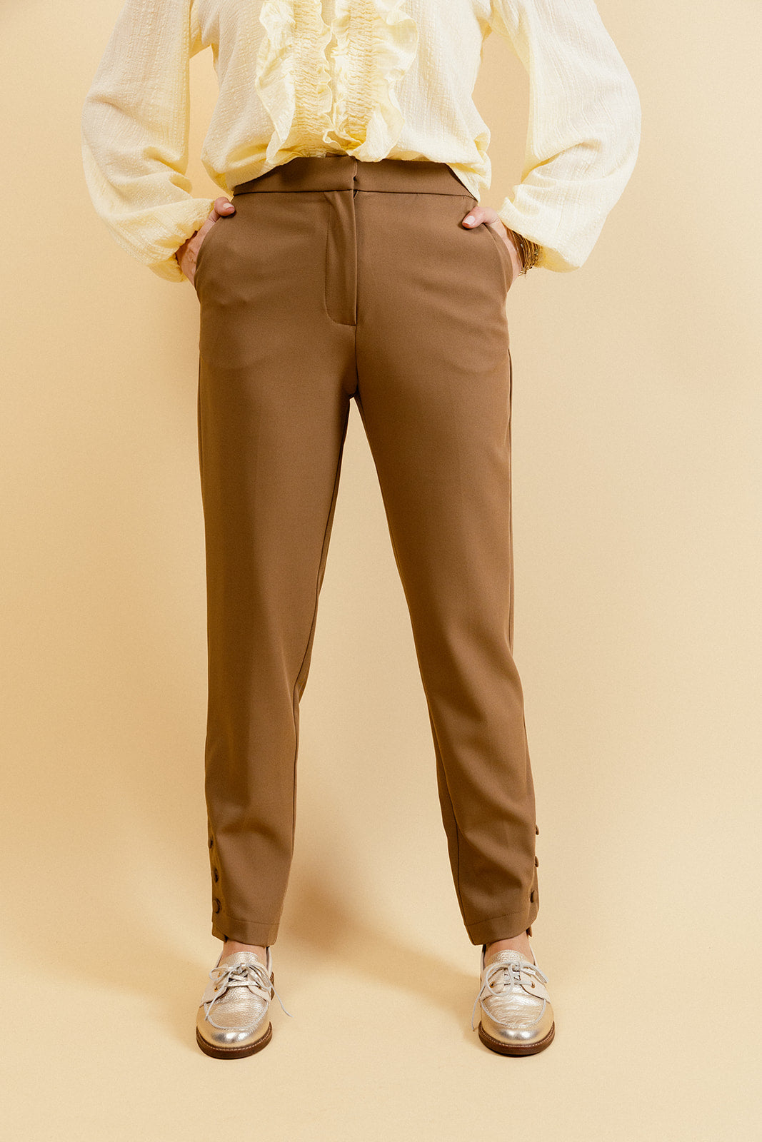 MANOÉ - Pantalon de Costume Tabac Uni