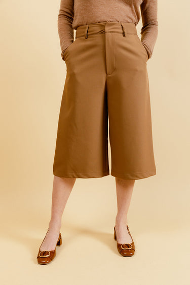 LORENZO – Bermuda Camel Taille Haute à Jambes Larges