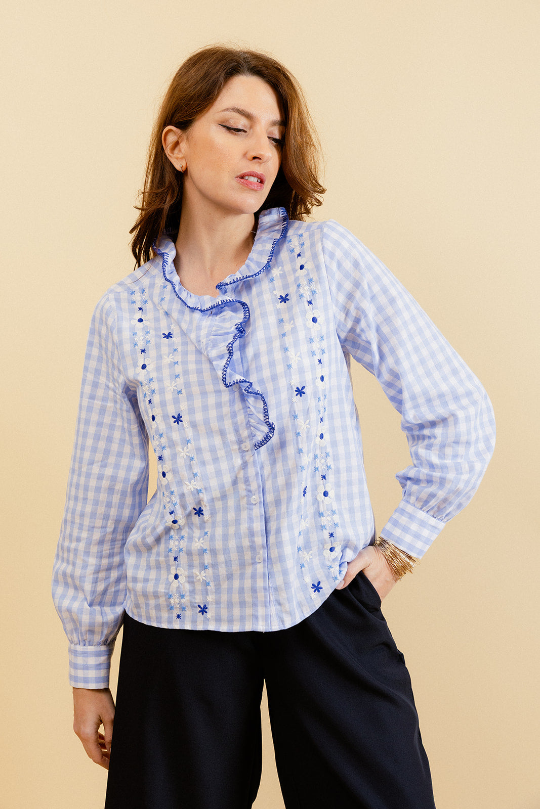 ISOBEL - Chemise Motif Vichy Bleue avec Broderies