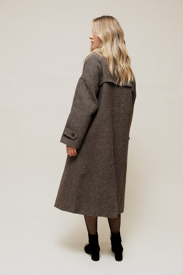 NORALY - Manteau Long Oversize en Chevron Gris à Double Boutonnage