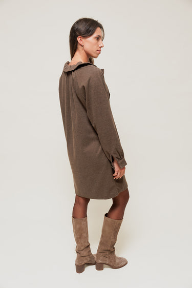 SORAYAE - Robe Courte en Maille Sweat Marron à Col Lavallière