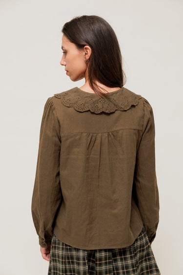 CORISANDE - Blouse Unie à Grand Col Brodé Kaki