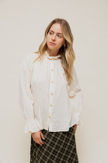 ISELYA - Chemise Écru à Reliefs et Détails Smockés