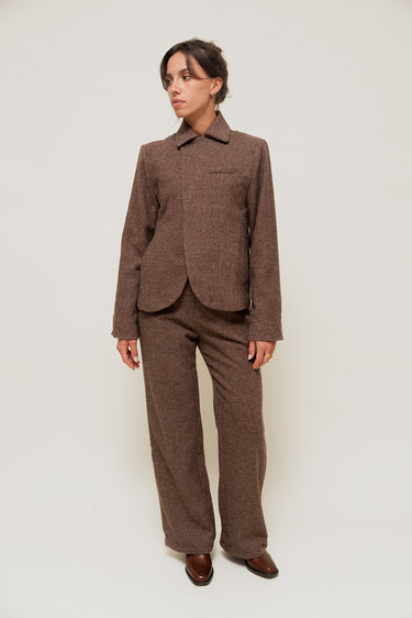 AMORIAH - Pantalon Coupe Large en Chevron Marron à Pinces