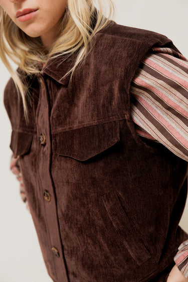 LIORINA - Veste Sans Manches Effet Velours Chocolat