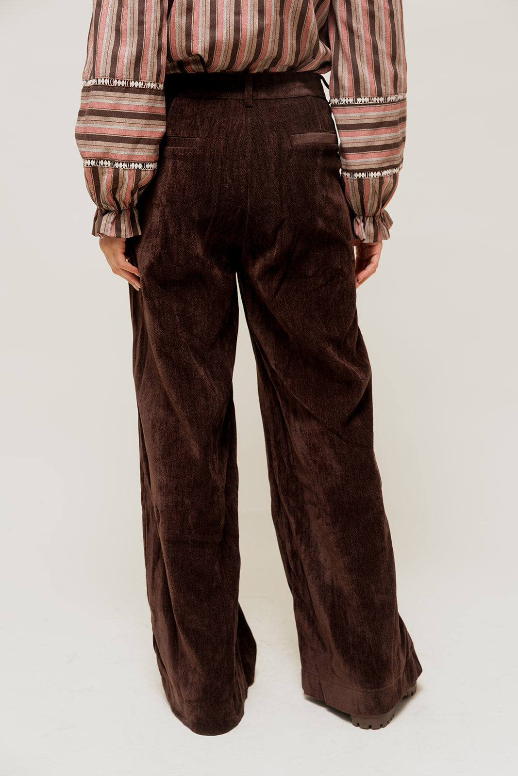 LYSORA - Pantalon Large effet Velours  Marron