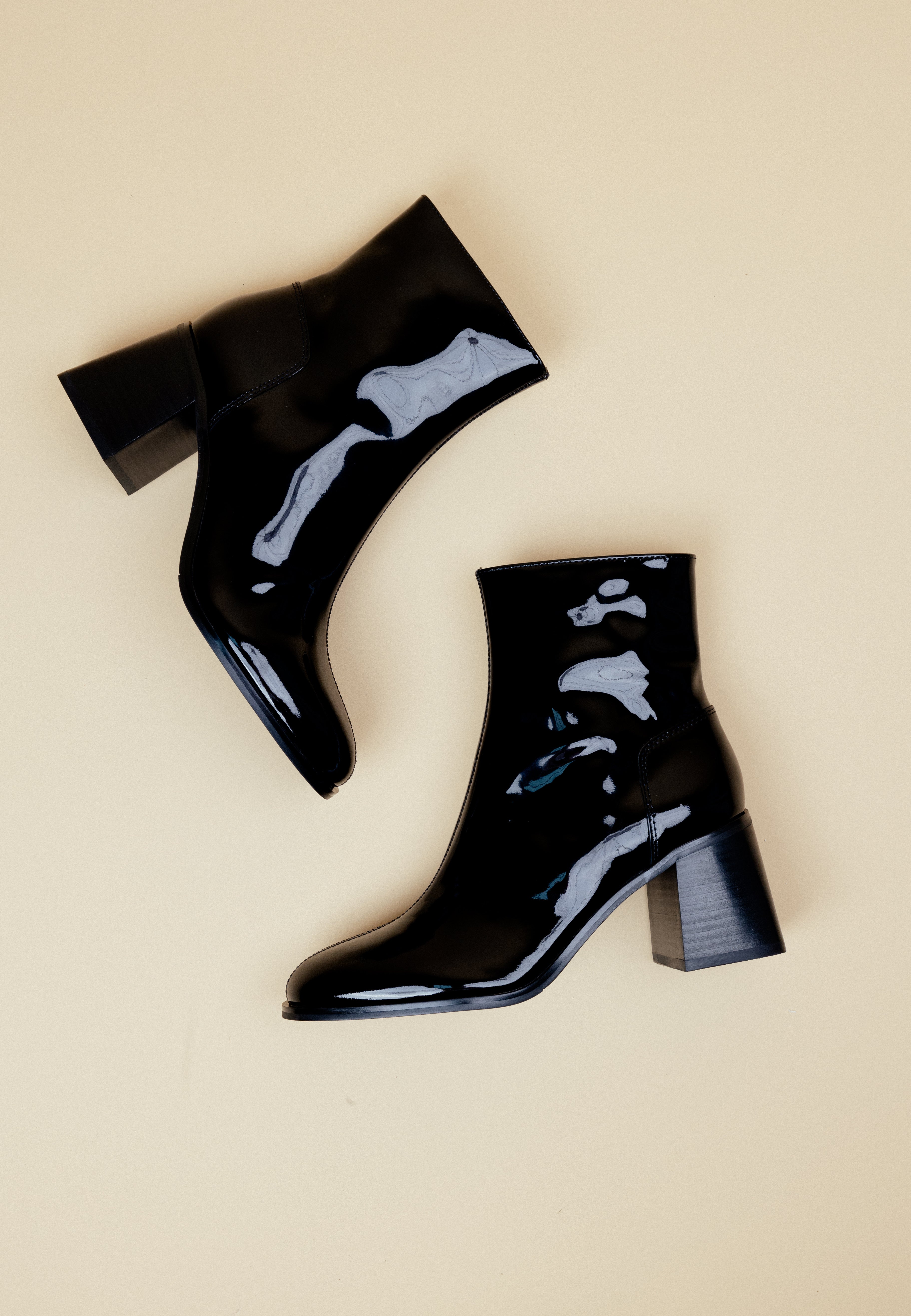 BOTTINES VICTORIA - NOIR VERNIS