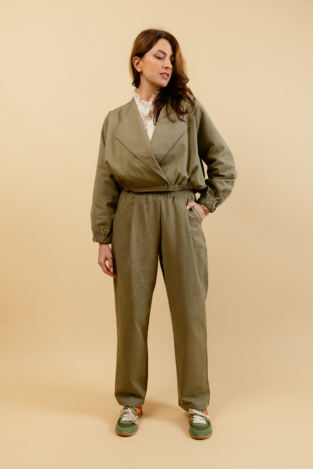 CLÉO - Veste Courte Kaki à Col Ouvert