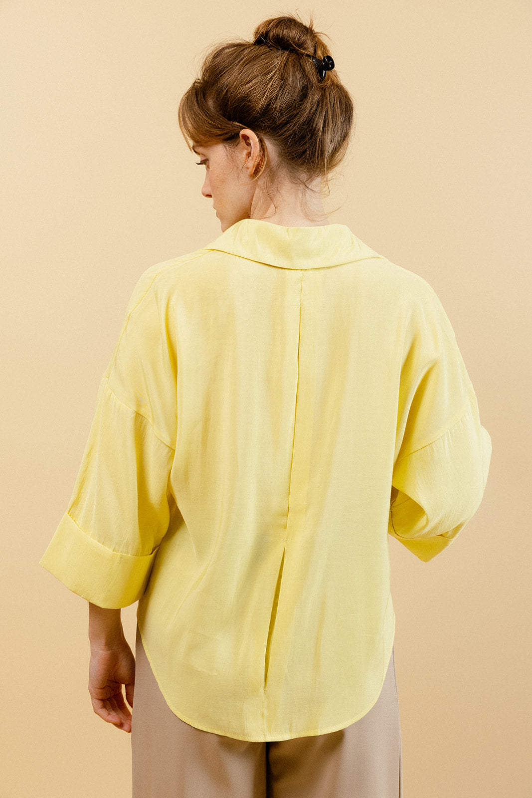 ÉLIA - Chemise Unie Jaune Femme Col V