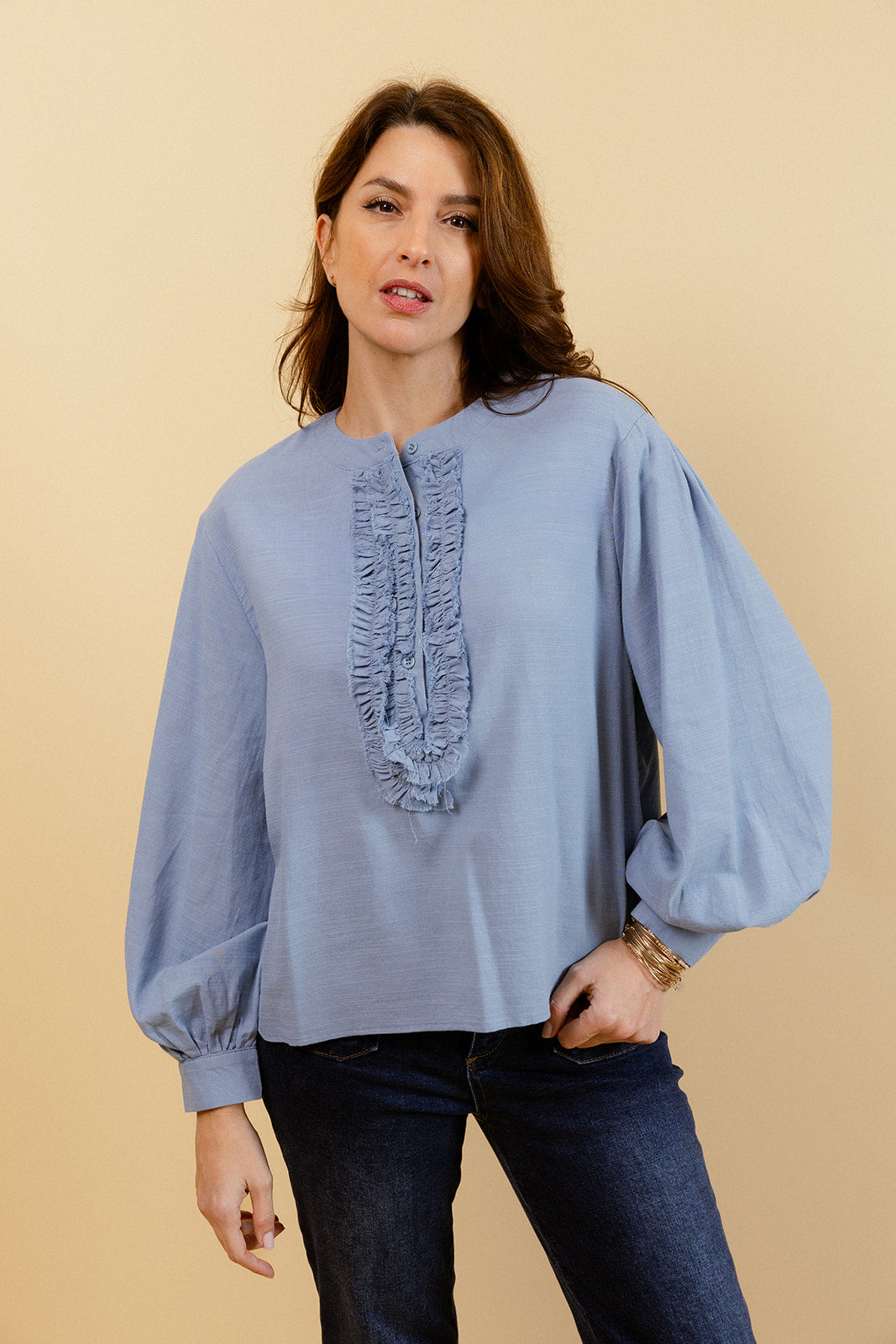 ISOLA - Chemise Unie Bleue Femme à Détails Froufrous