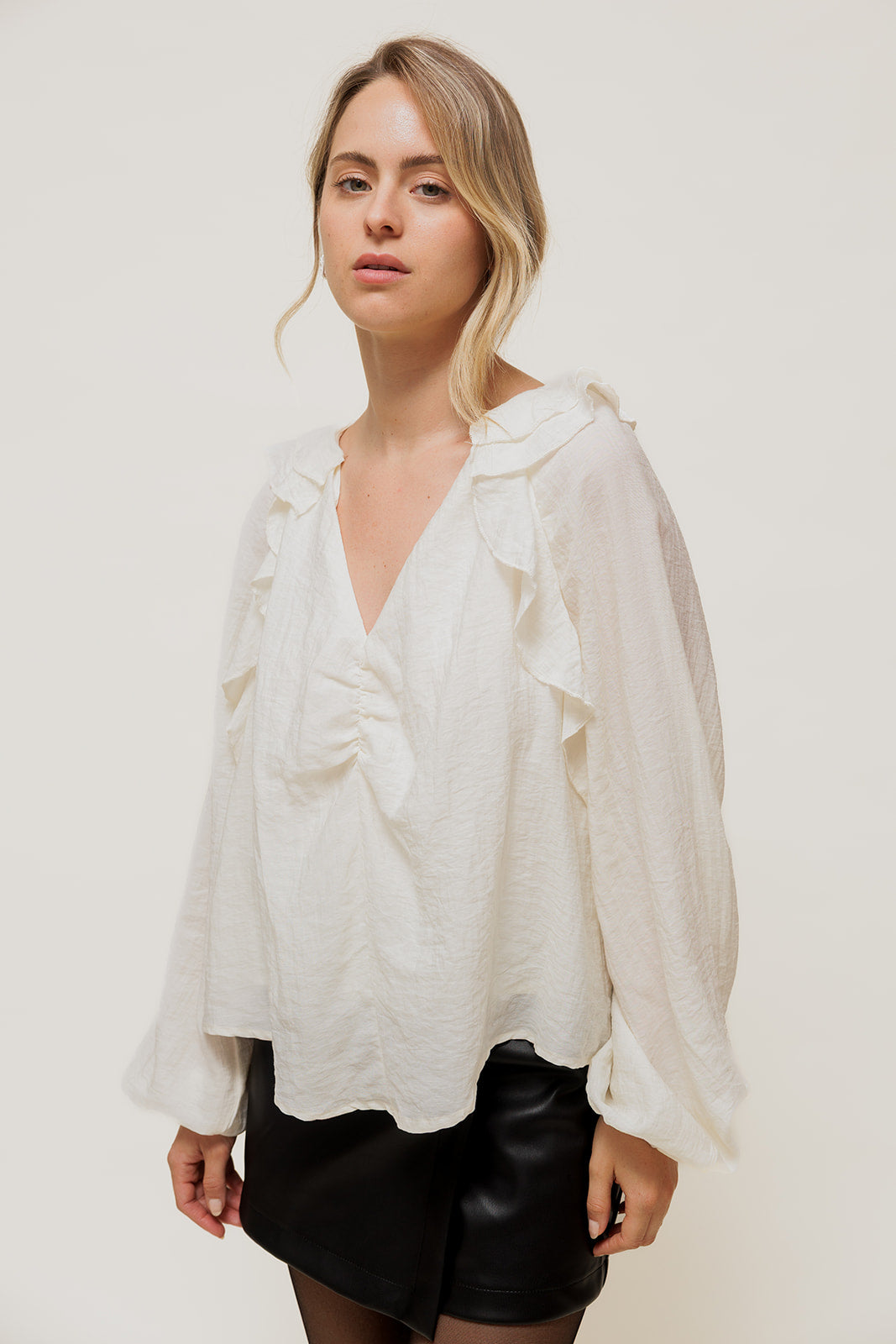 RÉLISSE - Blouse Romantique à Volants Cascade Écru