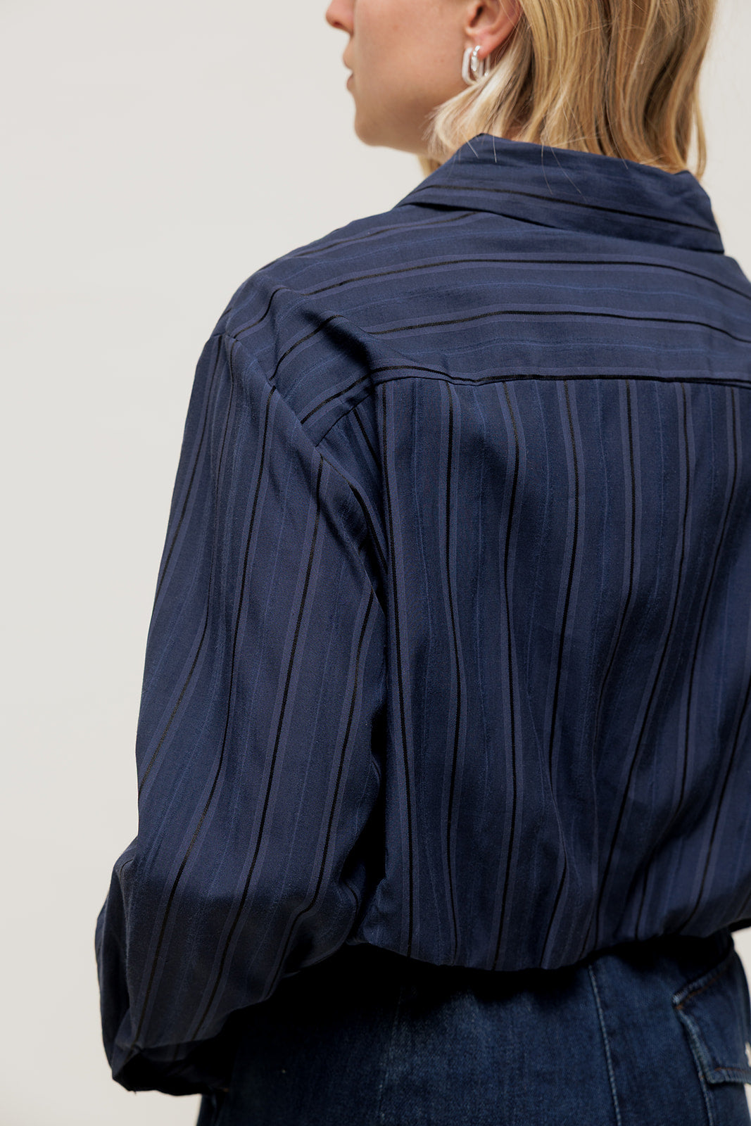 TORYA - Chemise Courte à Rayures Ton sur Ton Marine